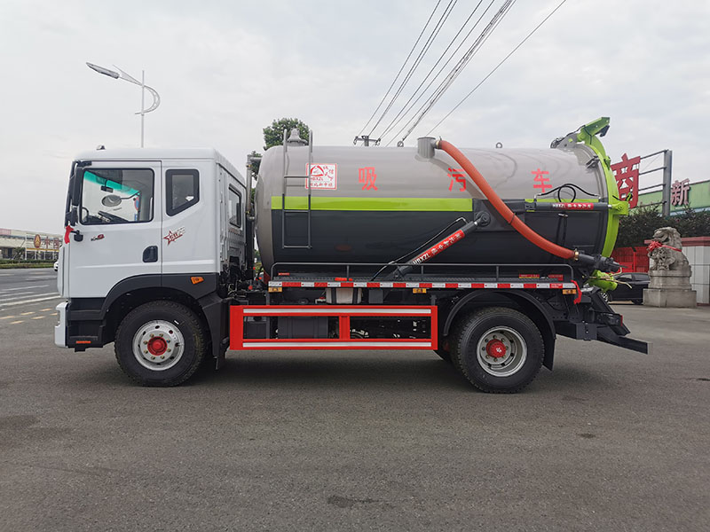中潔牌XZL5160GXW6型吸污車(chē)